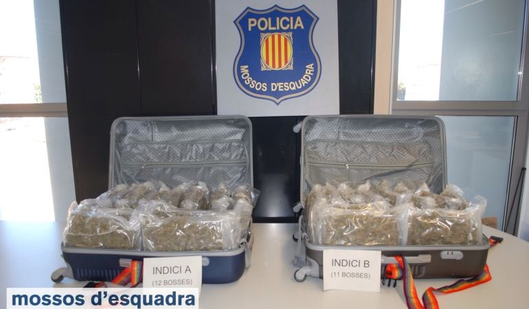 Aquestes maletes eren les que l'home feia servir per transportar la mercaderia.