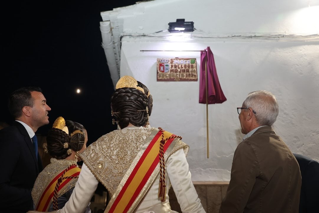 La Fallera Mayor de Valencia 2024, María Estela Arlandis, inauguró ayer en Pinet su plaza (Foto: Junta Central Fallera)