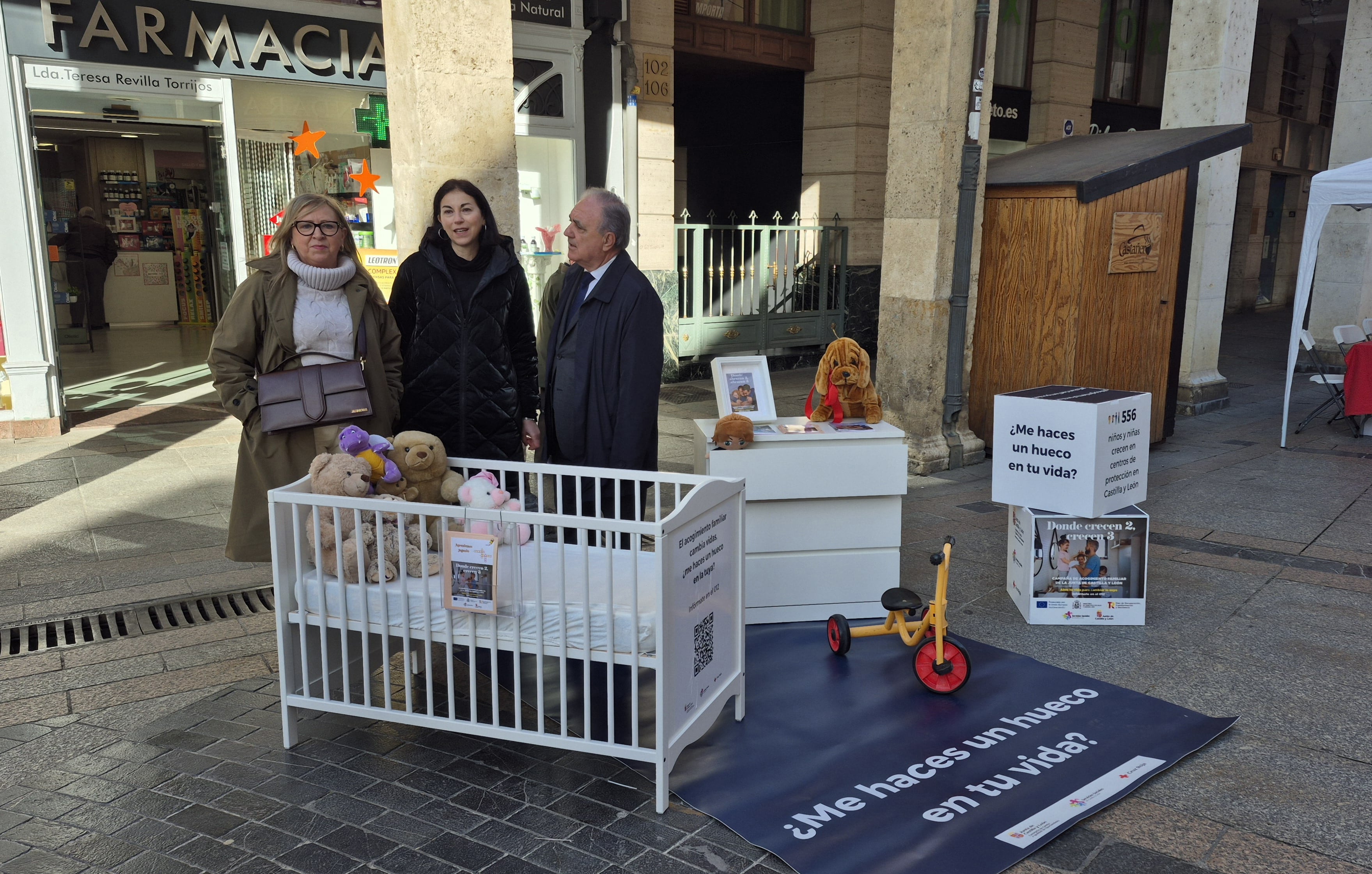 La Junta de Castilla y León y Cruz Roja promueven el acogimiento familiar para los 556 menores que residen en centros autonómicos