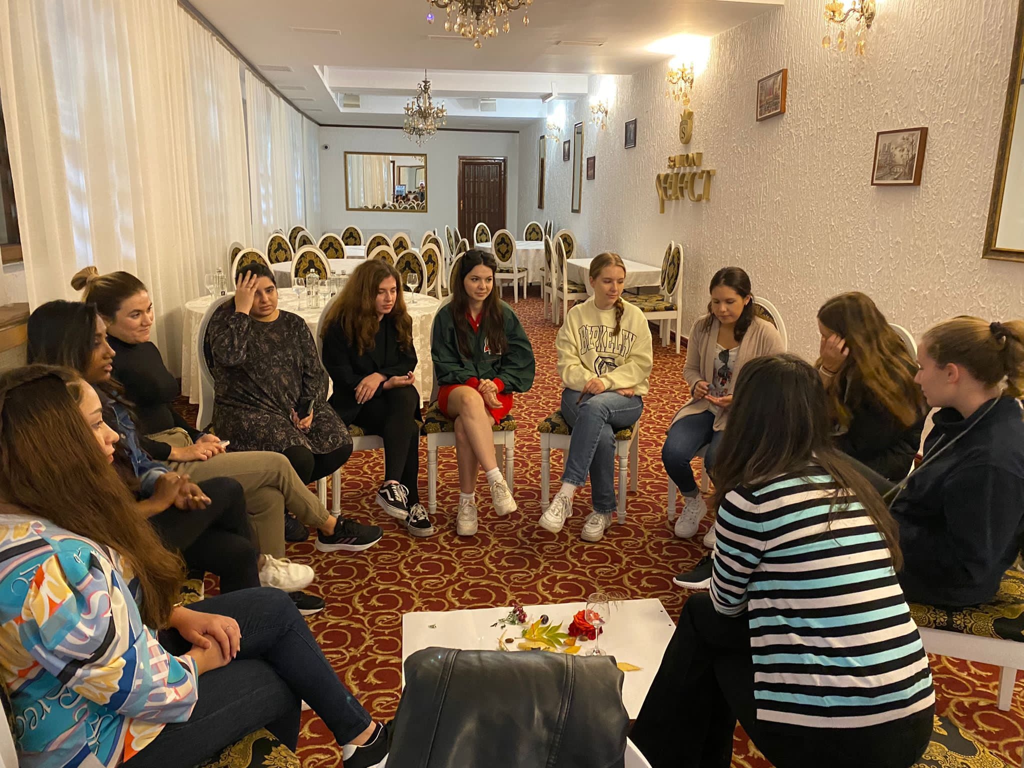 Uno de los momentos de trabajo de las jóvenes que participan en el proyecto Virago