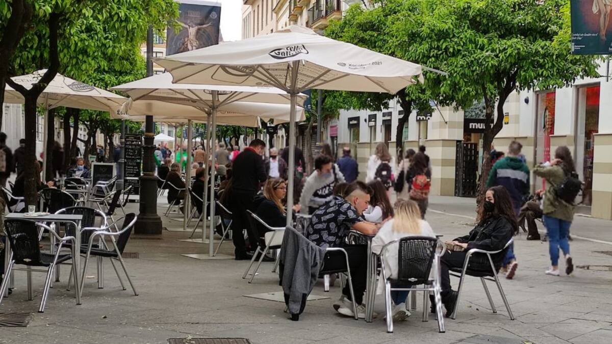 El sector servicios impulsa una bajada del paro en abril en Jerez en 215 personas