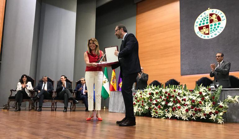 25 años contribuyendo al desarrollo