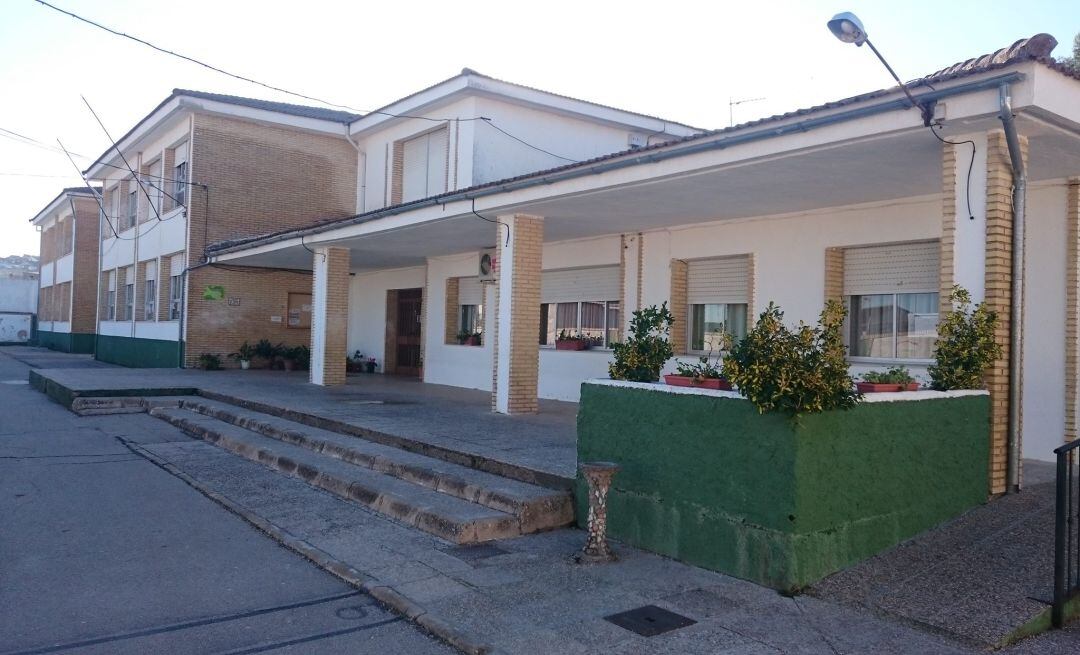 Colegio &#039;Pintor Cristóbal Ruiz&#039; de Villacarrillo, uno de los centros que se convertirá en bilingüe el próximo curso.