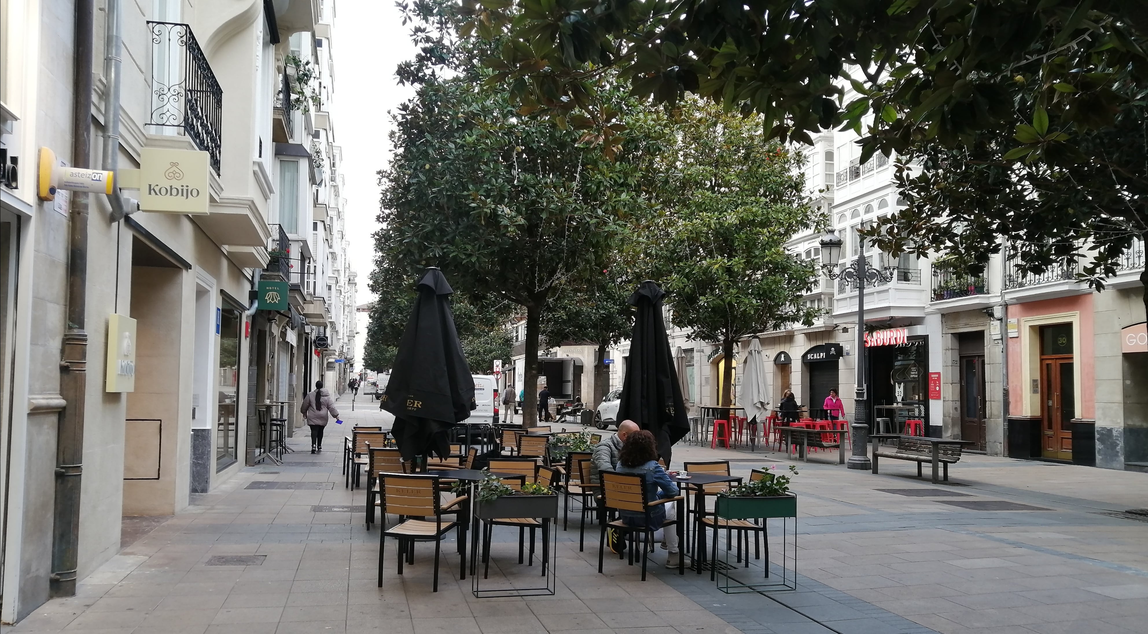 Terraza del bar Kobijo en la calle Dato