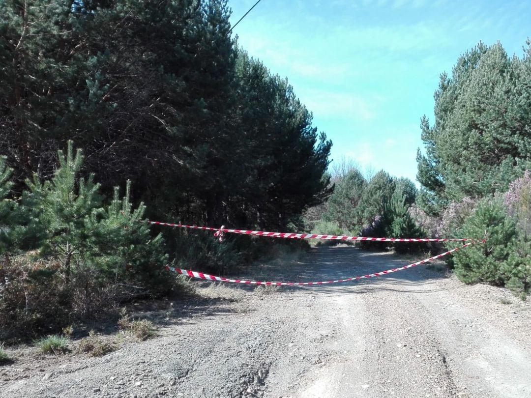 Camino vecinal de la localidad de Calabor utilizado para pasar de España a Portugal