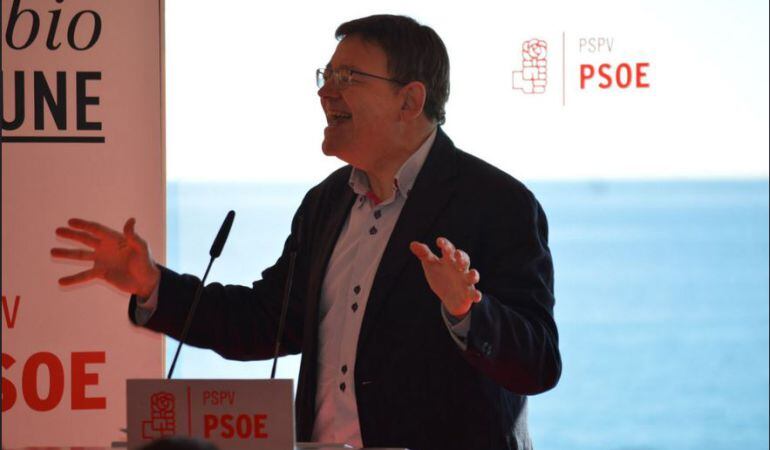 Ximo Puig durante la convención con alcaldes de la provincia de Alicante