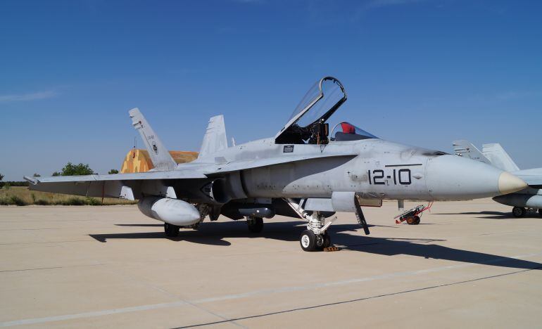 Uno de los aviones F-18 que participa en el ejercicio