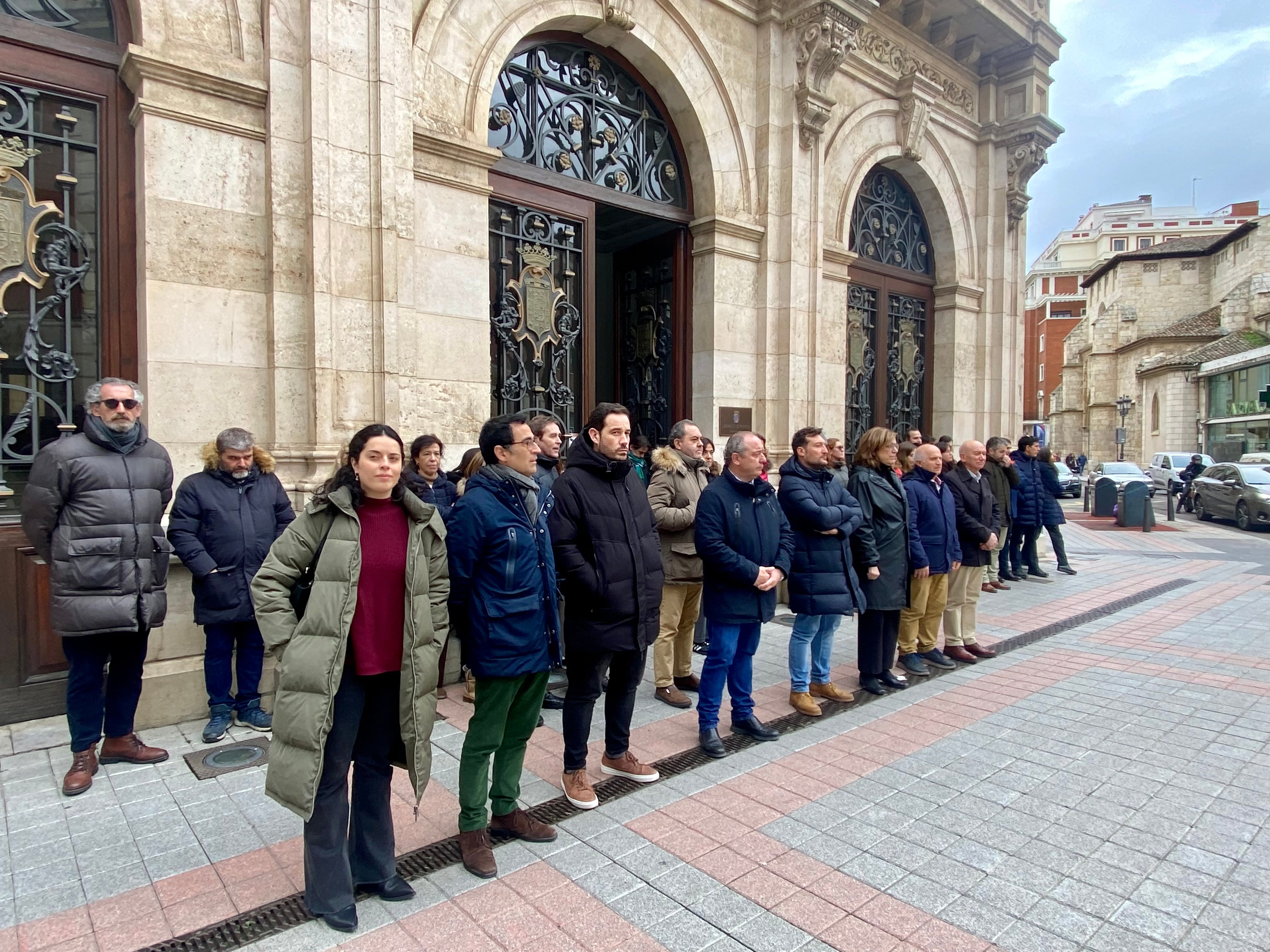 La Diputación de Palencia también ha convocado un minuto de silencio en solidaridad con las víctimas del incendio de Palencia