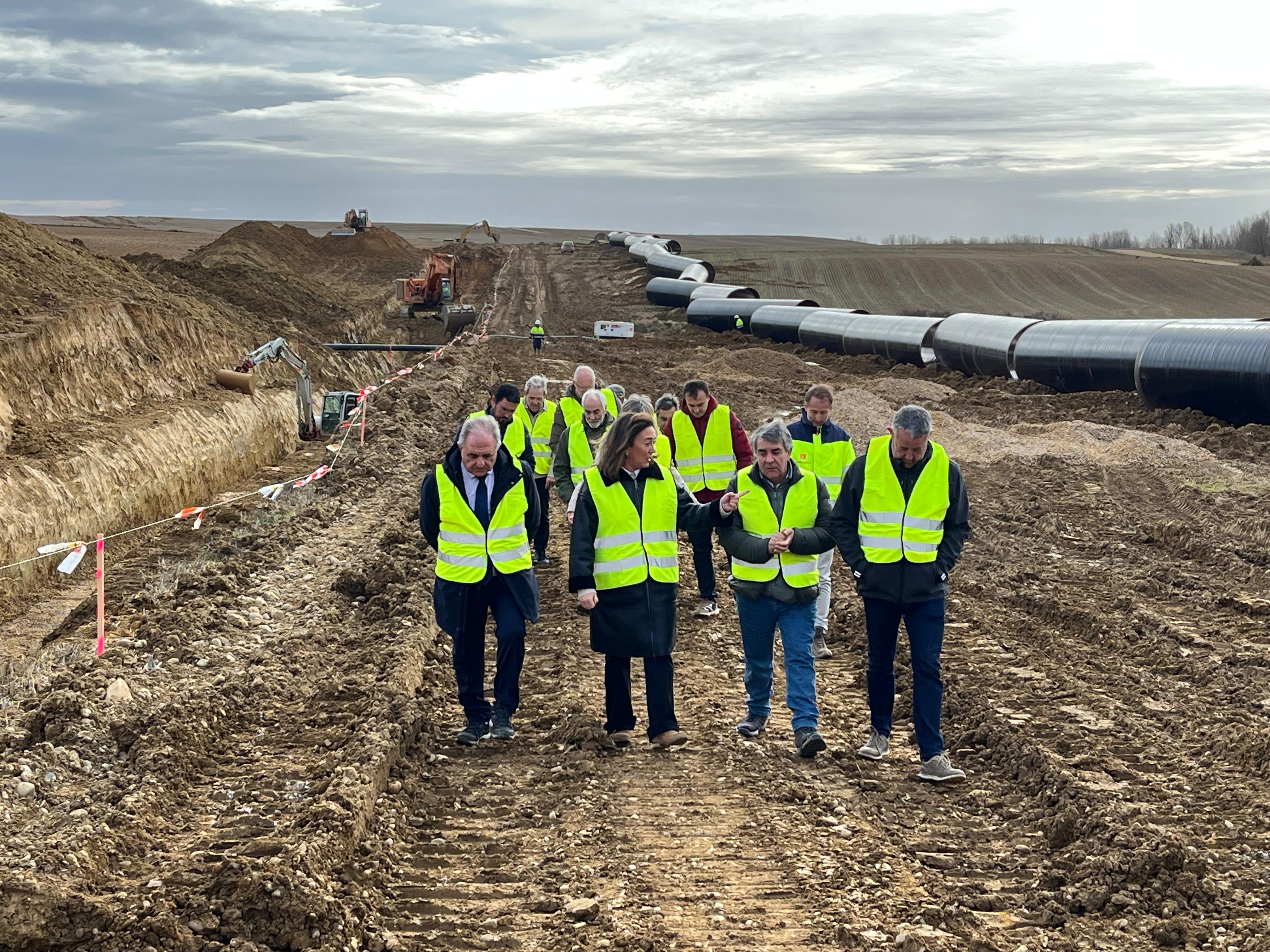 María González Corral visita las obras de modernización del regadío