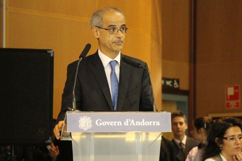 El cap de Govern, Antoni Martí, pronuncia el seu discurs sobre la gent gran durant la celebració de la Festa Magna a Encamp