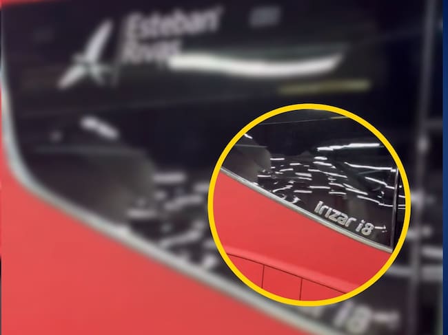 La imagen del impacto en el autobús del Atlético de Madrid