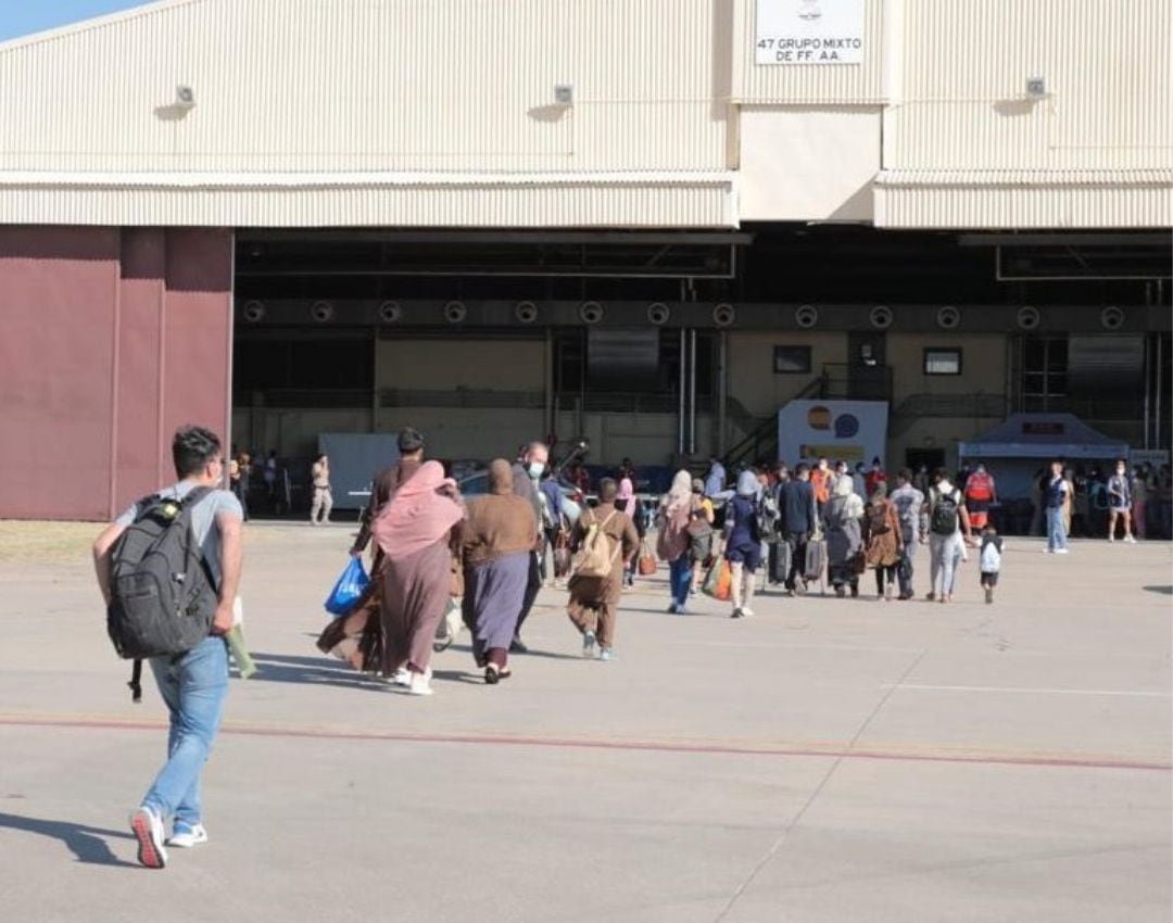 Llega un tercer avión europeo a España, procedente de París, con evacuados de Afganistán.