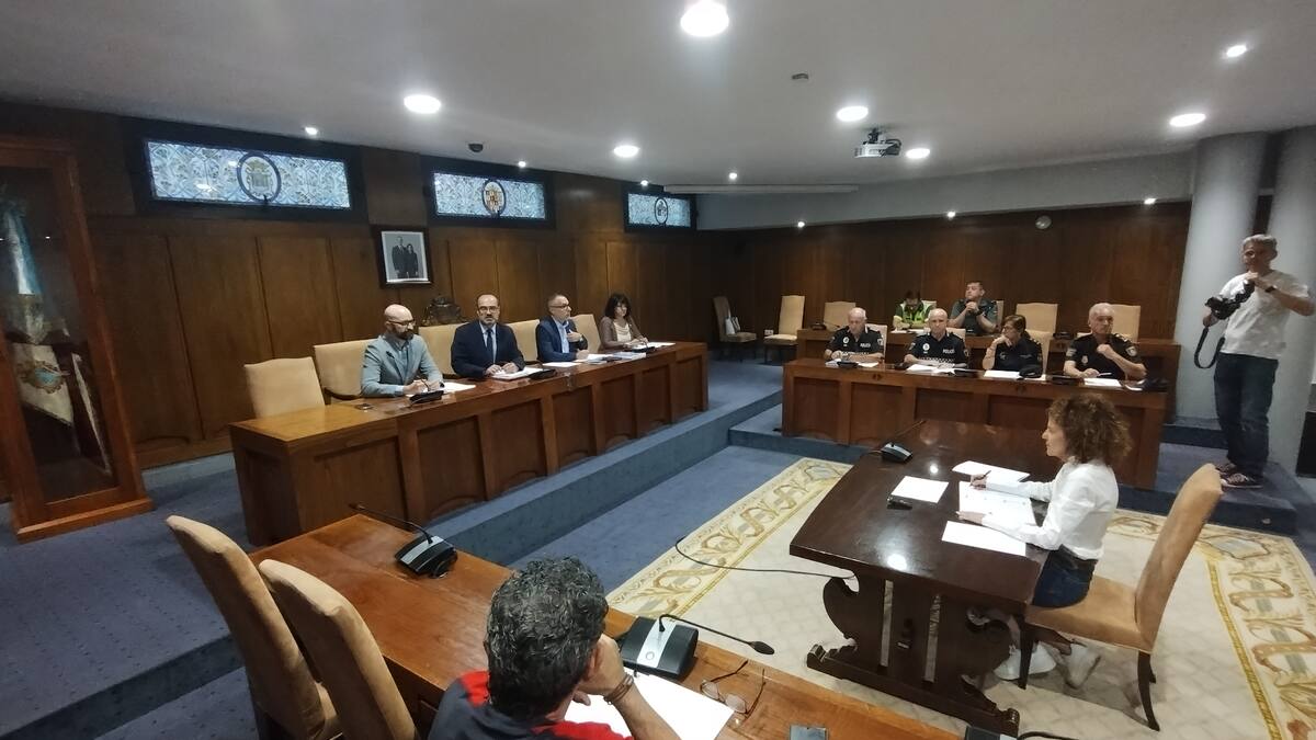 Morala reduce a un 'hecho puntual' la agresión callejera con arma blanca y defiende la seguridad de Ponferrada