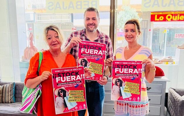 El concejal de Comercio, Alejandro Azuaga, junto a responsables del sector en La Línea.