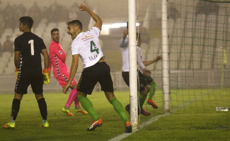 Llorca celebra el gol del Racing