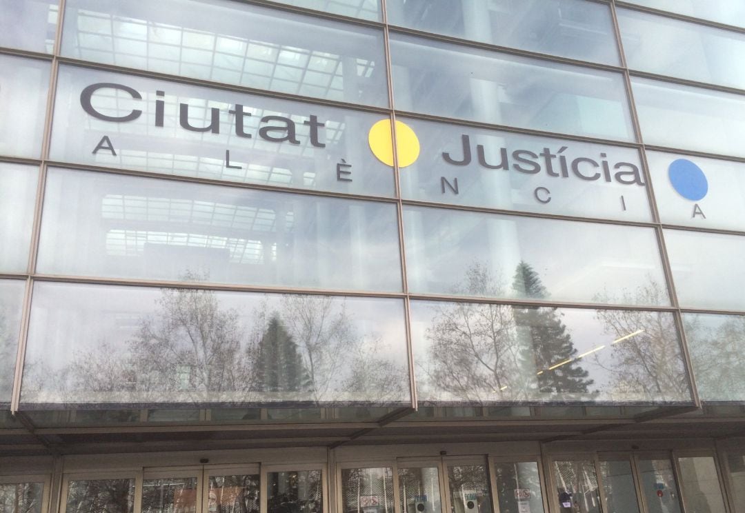 Fachada de la Ciudad de la Justicia