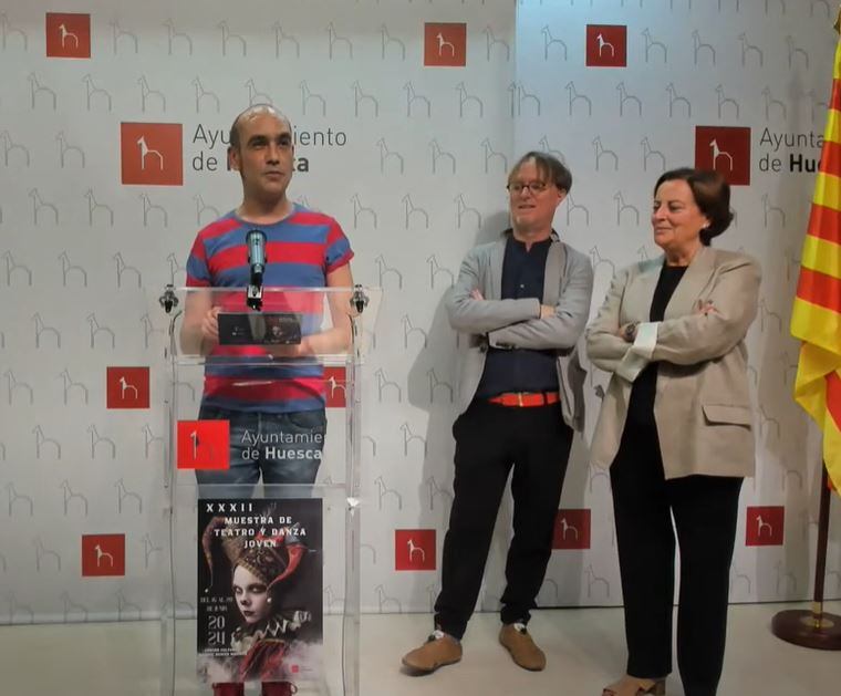 Javier García, Jesús Arbués y Teruca Moreno, durante la presentación de la 32ª Muestra de Teatro y Danza Joven