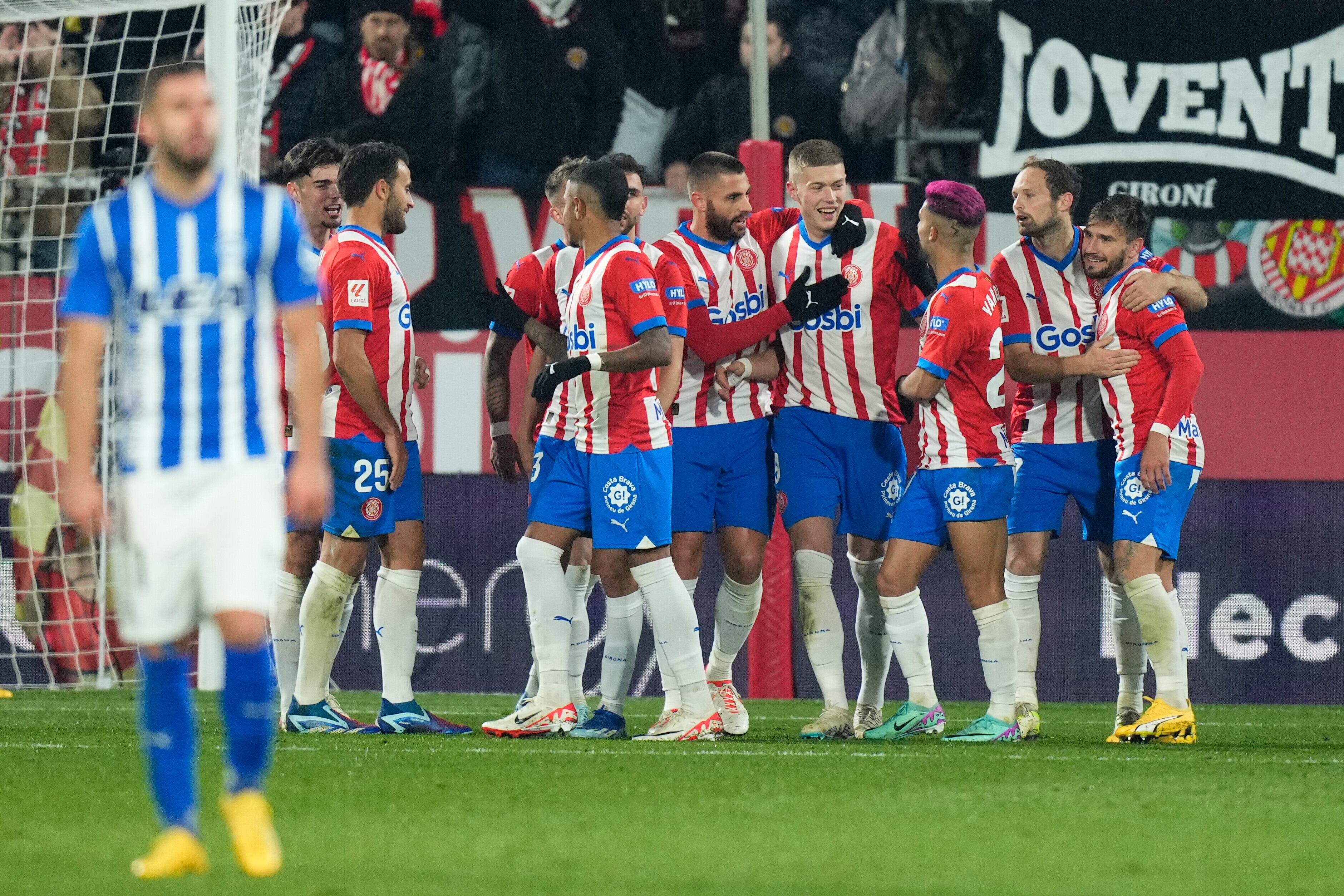 El Girona celebra uno de sus goles ante el Alavés