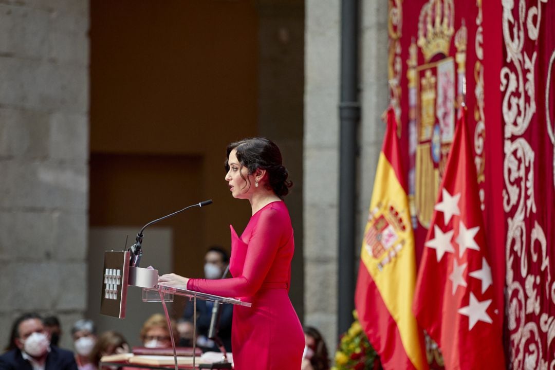 La presidenta de la Comunidad de Madrid, Isabel Díaz Ayuso, interviene en el acto de toma de posesión como presidenta de la Comunidad de Madrid, en la Real Casa de Correos de la Puerta del Sol. 