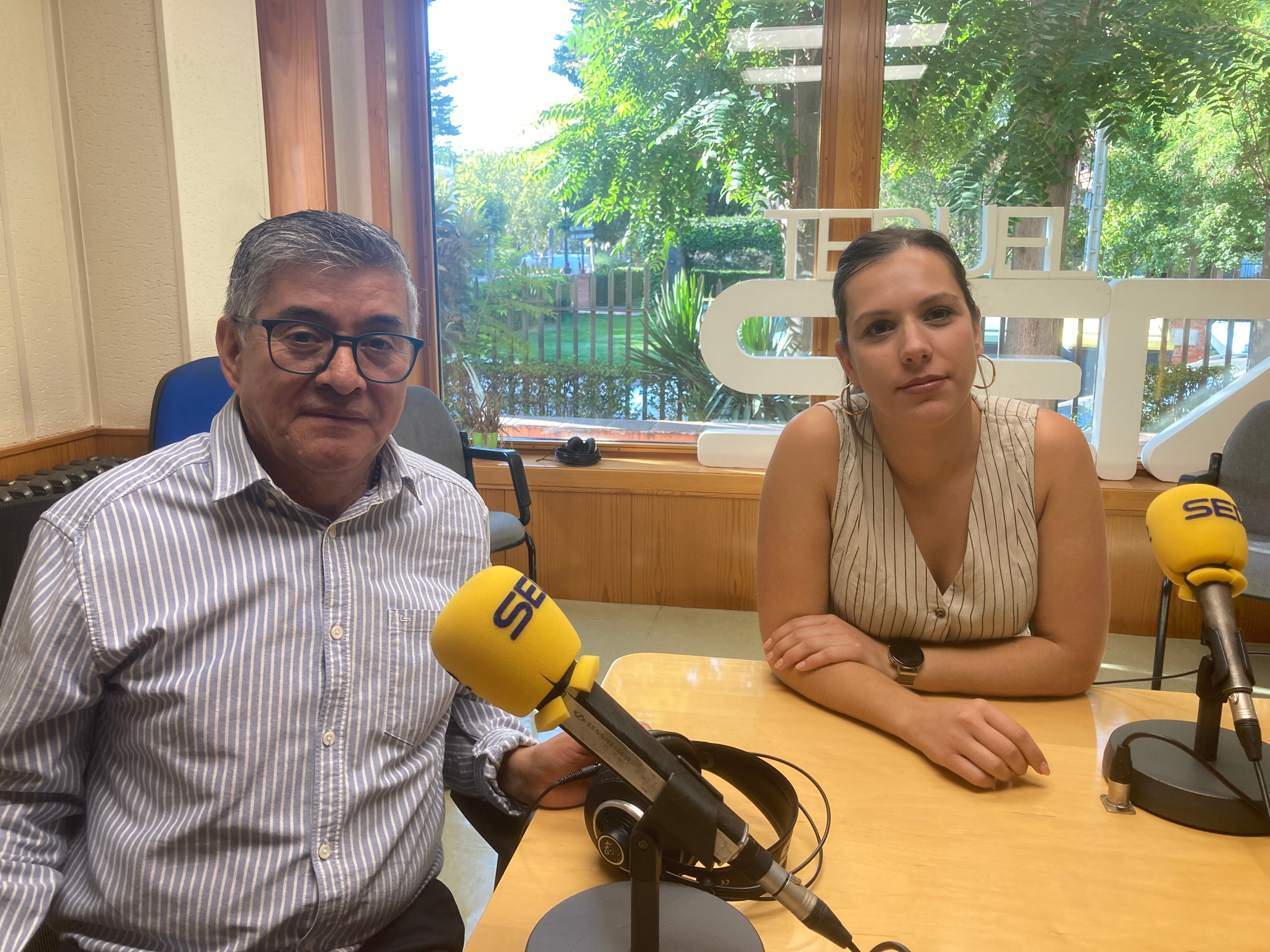 Judit Lozano y Rafael Ordoñez, en los estudios de SER Teruel
