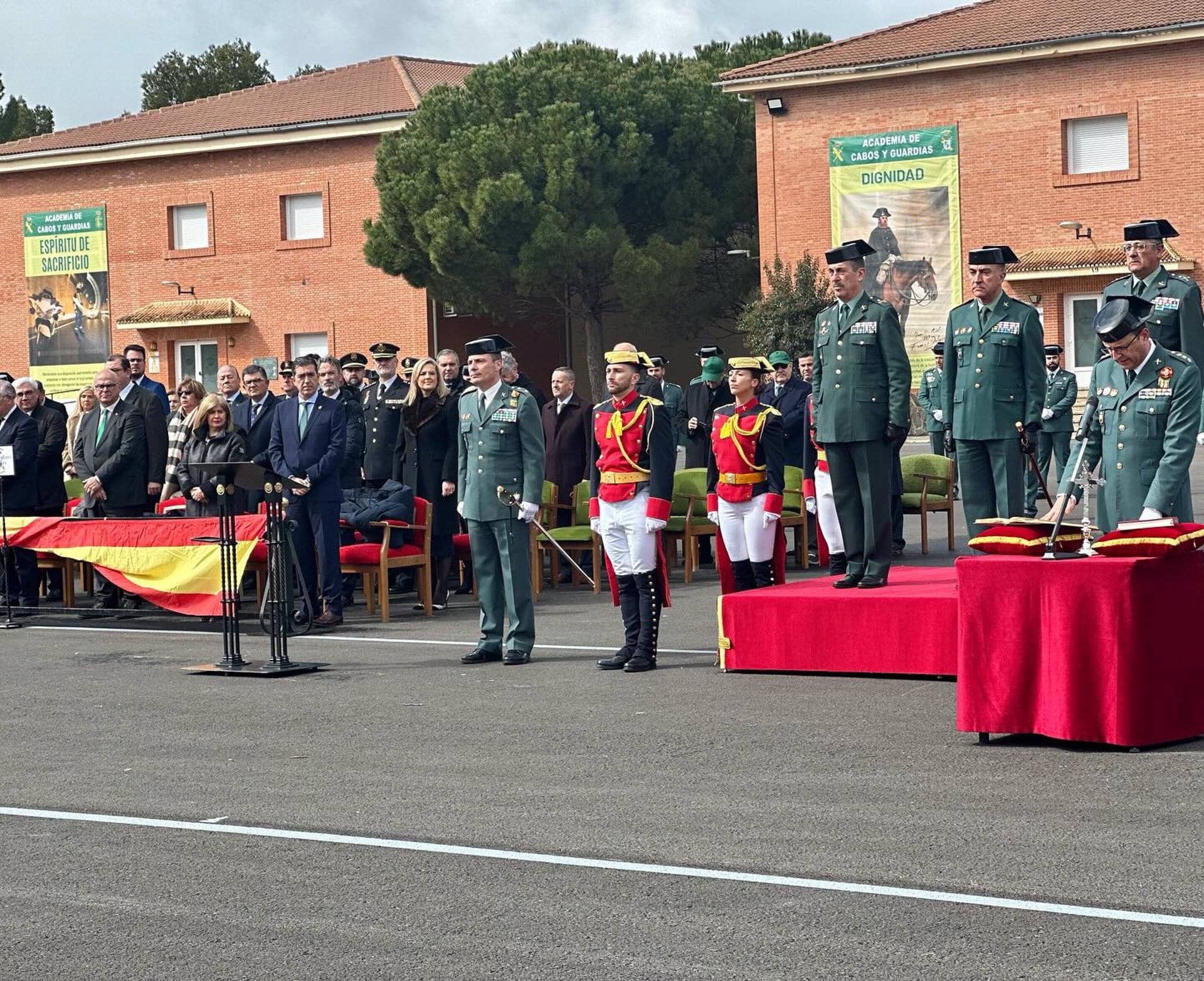 Toma de posesión del nuevo director de la Academia de la Guardia Civil