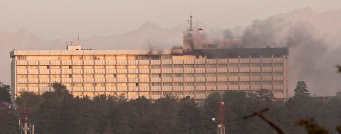 El atentado talibán contra el hotel Intercontinental de Kabul se salda con 18 muertos