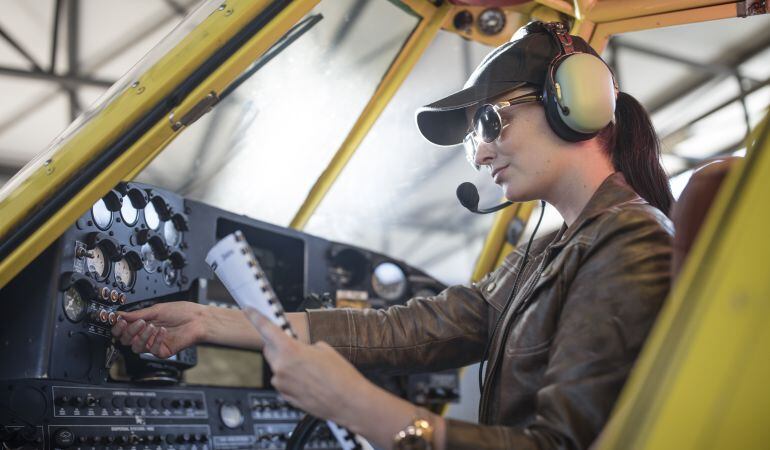 Un libro recoge las historias de las primeras mujeres aviadoras de Getafe