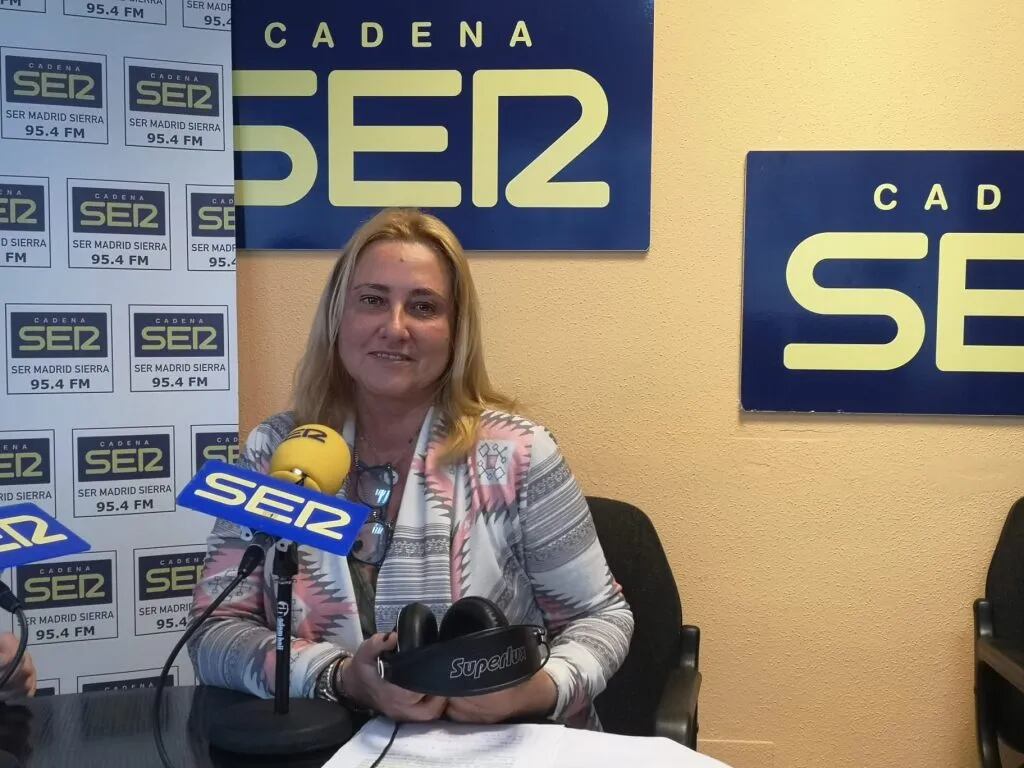 La alcaldesa de Torrelodones, Almudena Negro, en los estudios de SER Madrid Sierra