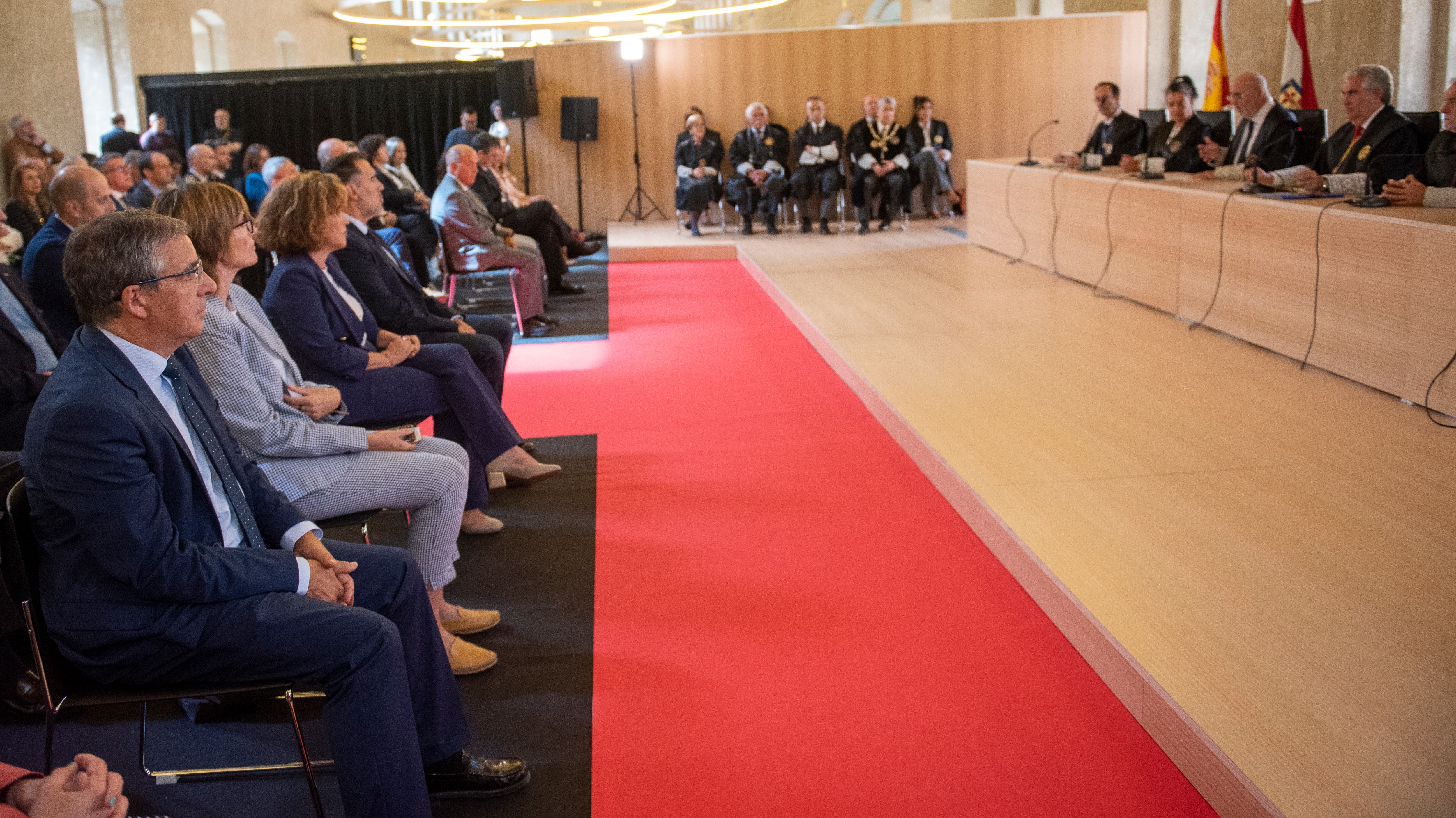 Autoridades, durante el acto de apertura del Año Judicial en La Rioja.