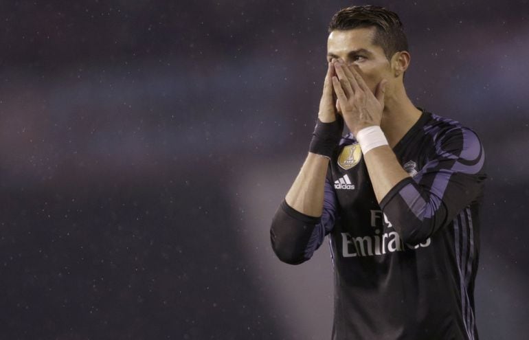 Cristiano Ronaldo lamenta una ocasión perdida ante el Celta.