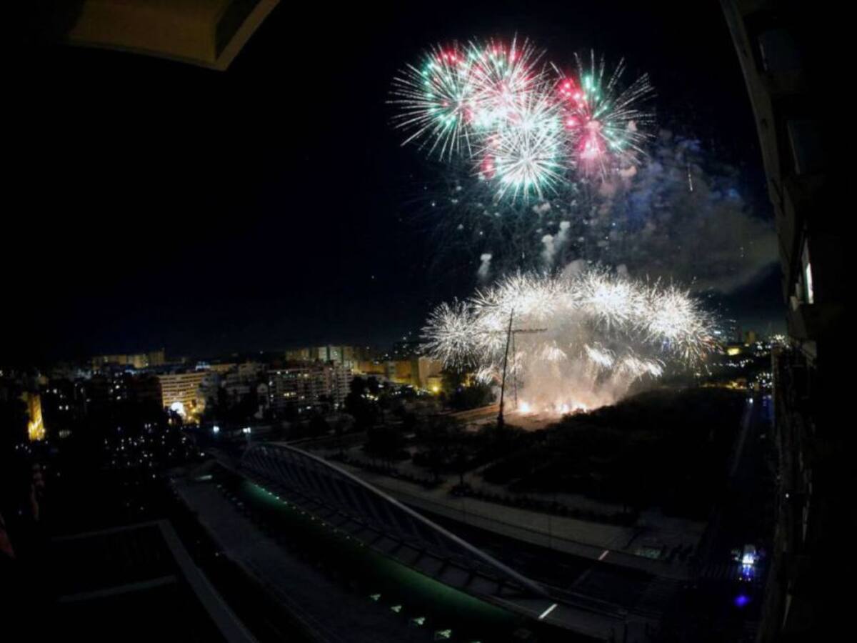 Sanitat autoriza a disparar castillos de fuegos artificiales en la 'Nit del Foc' el 19 de marzo en València