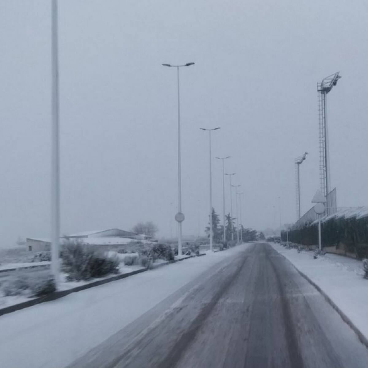 El 1-1-2 gestiona 141 incidentes relacionados con el temporal de nieve, viento y lluvia, ninguno grave