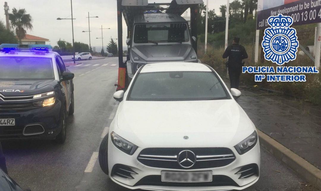 Vehículo intervenido por la policía tras el suceso en Estepona