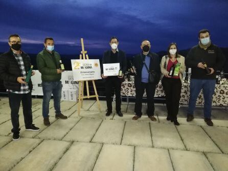 Foto de familia con representantes de algunas de las entidades presentes