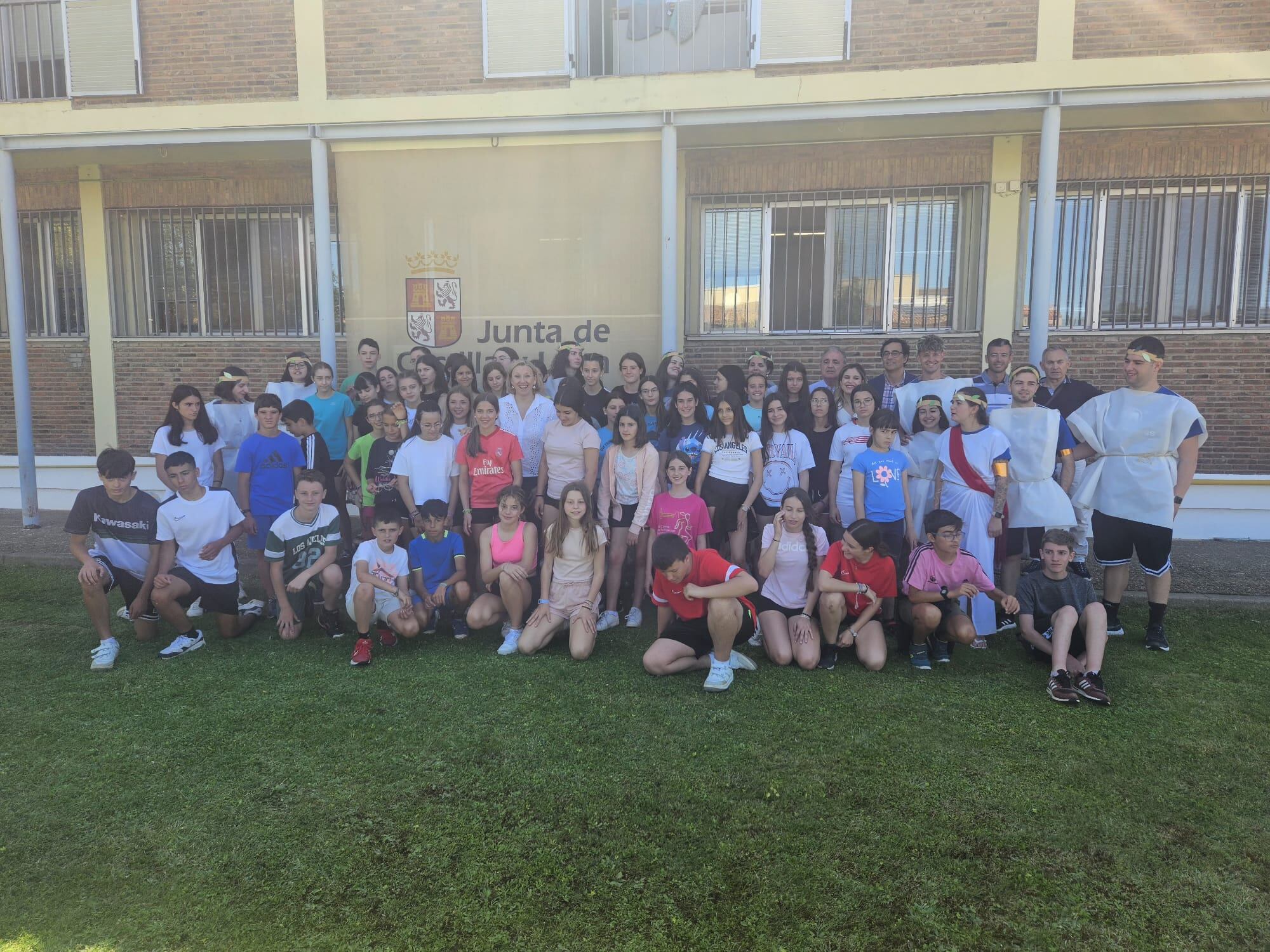 La consejera de Familia e Igualdad de Oportunidades, Isabel Blanco ha visitado el campamento que se está desarrollando en el Complejo Juvenil ‘Castilla’ de Palencia