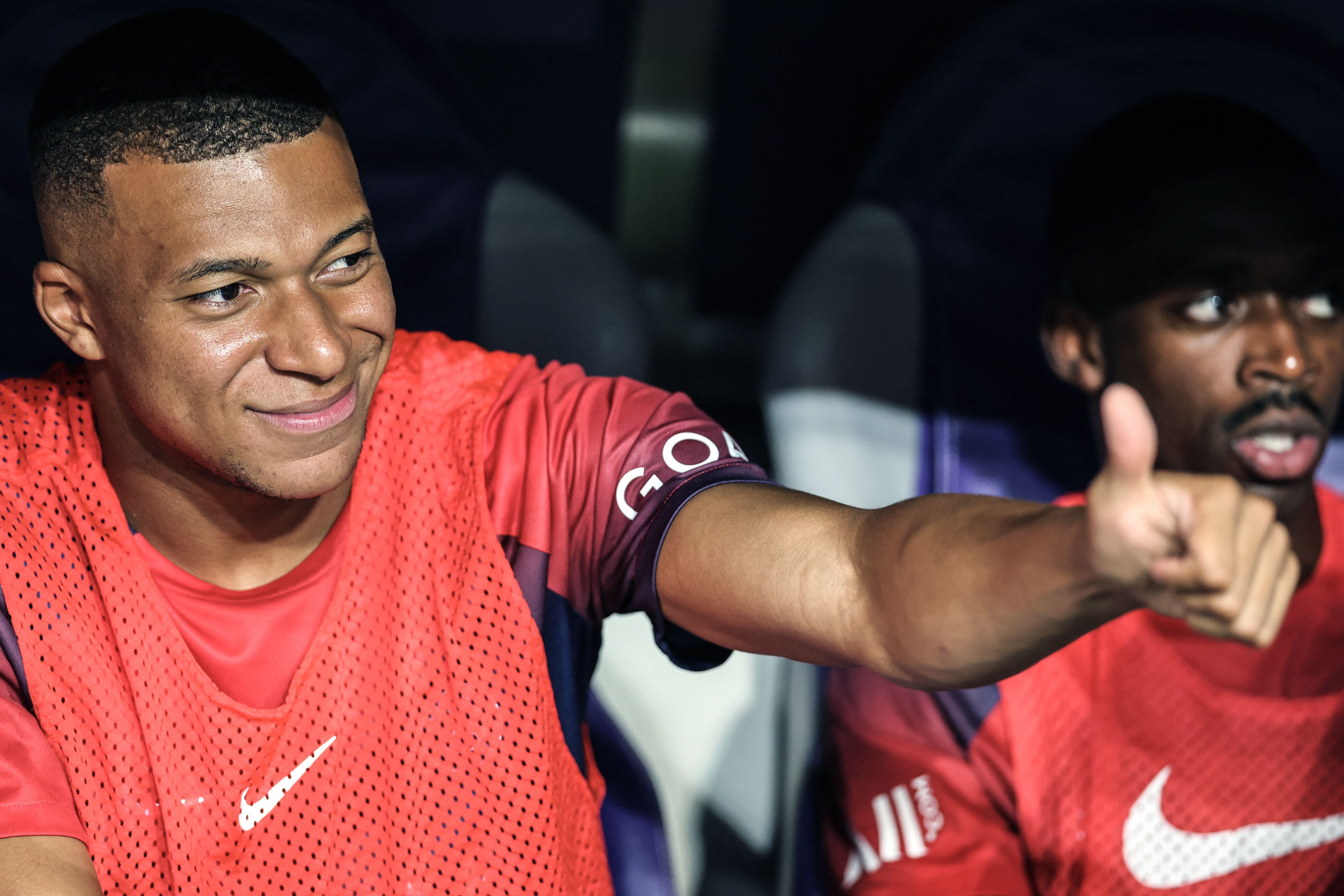 Kylian Mbappé, en el banquillo en el partido entre el Toulouse y el PSG. (Photo by Charly TRIBALLEAU / AFP) (Photo by CHARLY TRIBALLEAU/AFP via Getty Images)