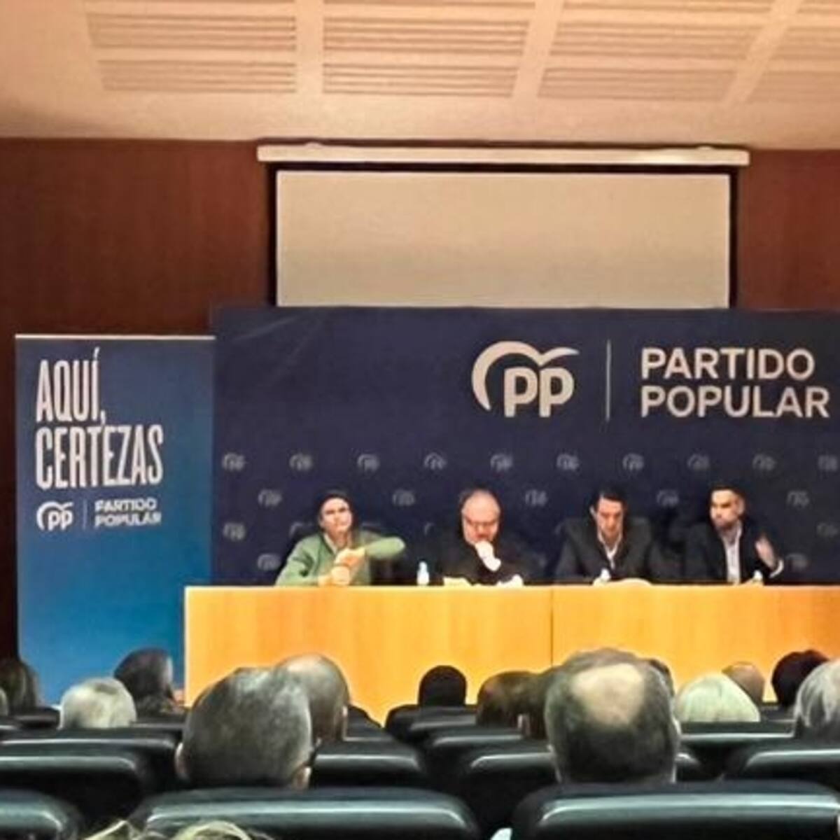 Vázquez espera licitar e iniciar la construcción de la unidad de radioterapia del Bierzo antes de final de año