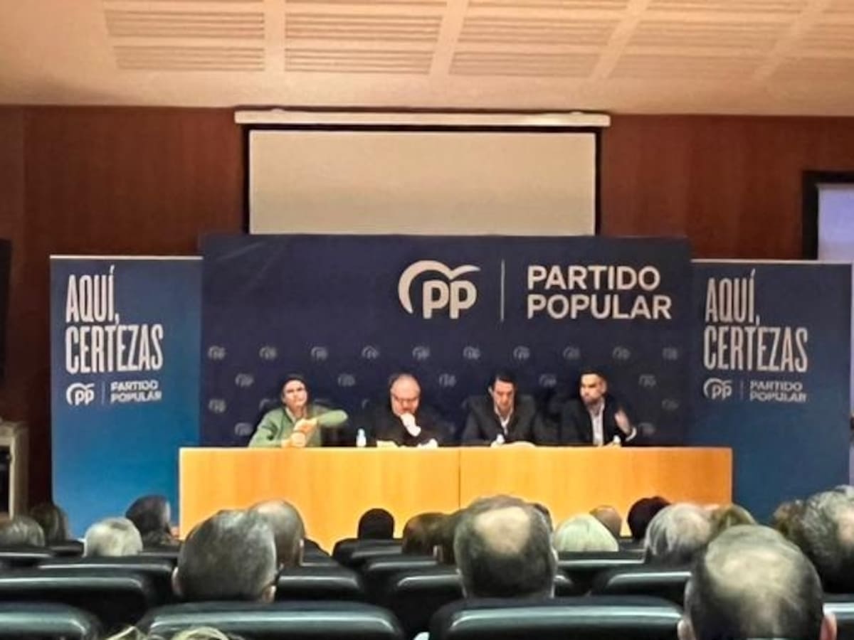 Vázquez espera licitar e iniciar la construcción de la unidad de radioterapia del Bierzo antes de final de año