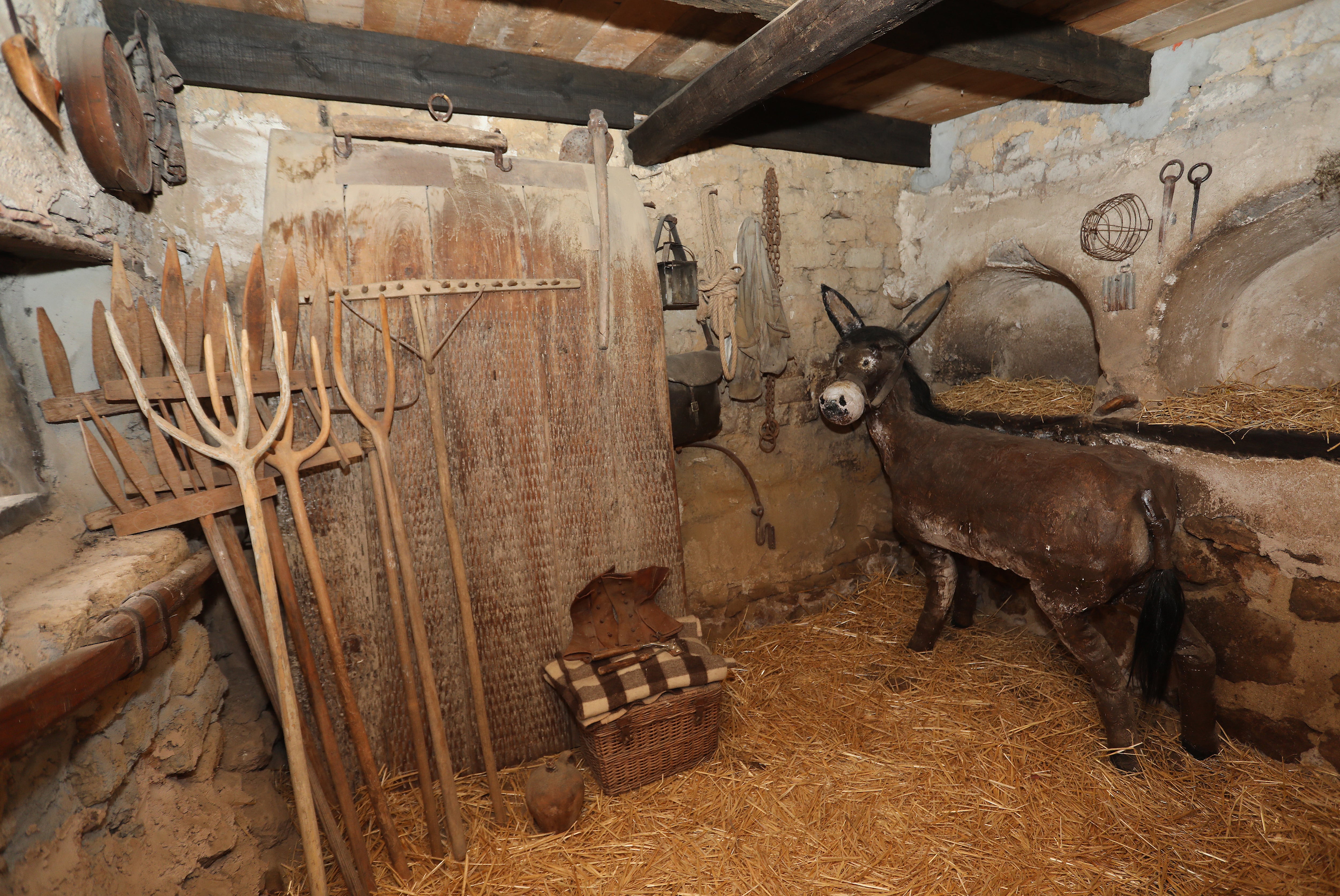 Casa del Abuelo en Cevico de la Torre(Palencia), casa del siglo XIX donde se muestra se muestra el ambiente de una casa de agricultores con sus muebles y objetos de uso diario