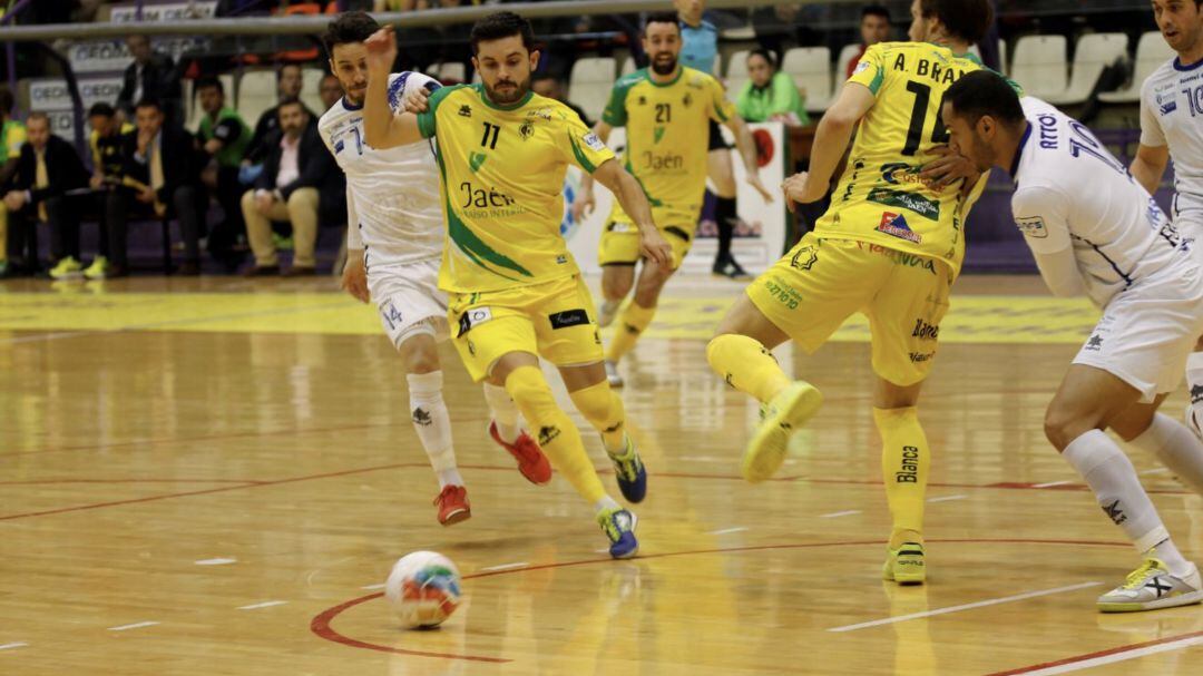 Momento del encuentro disputado.