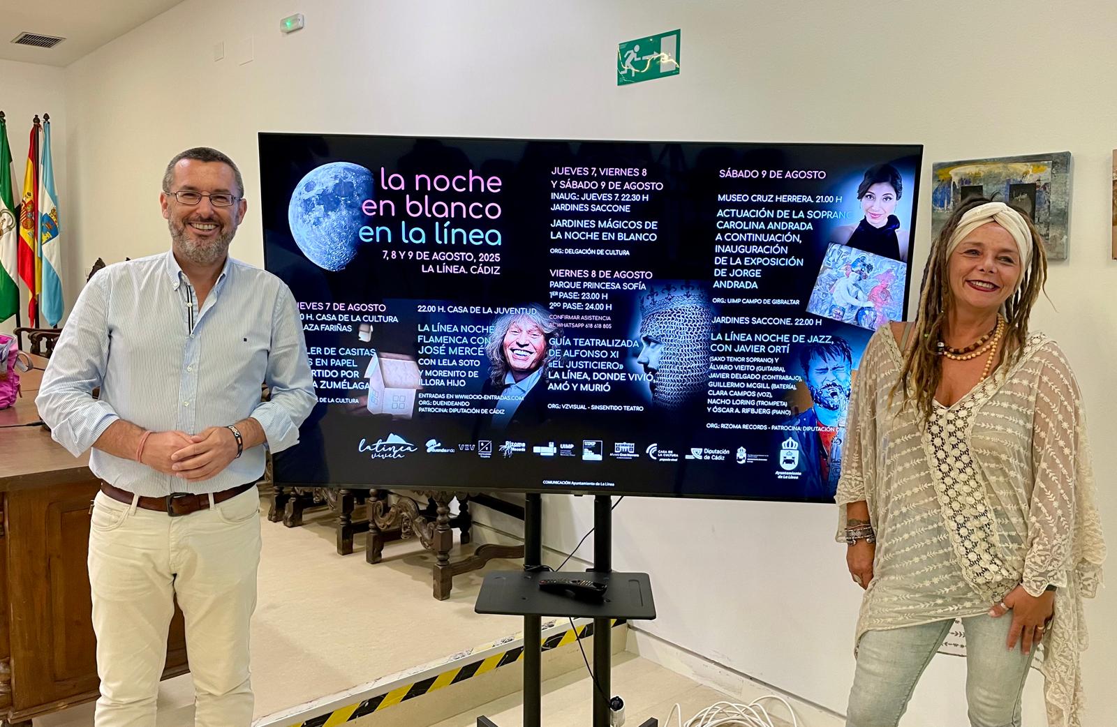 El alcalde de La Línea, Juan Franco, y la concejal de Cultura, Raquel Ñeco, durante la presentación de la iniciativa.