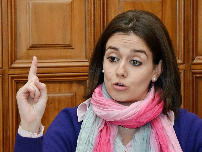 Vanesa Guzón en su comparecencia ante los medios para explicar las razones por las que cobró una ayuda que no le correspondía