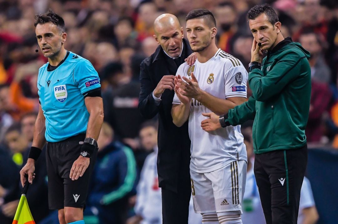 Zidane y Jovic en el partido frente al Galatasaray