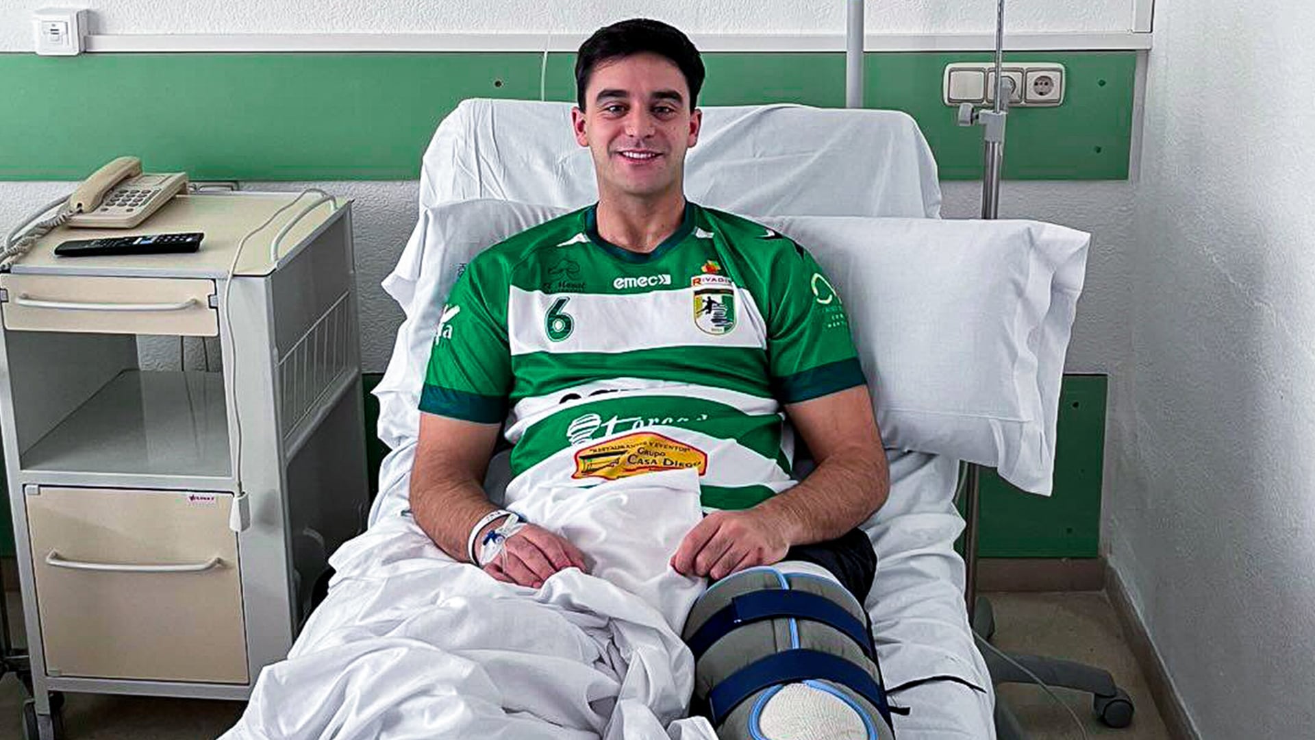 Guille Matas tras ser intervenido en el Hospital MH de Málaga