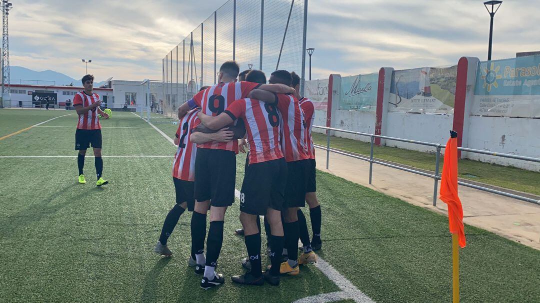 Los jugadores del Rafelcofer celebran el segundo gol