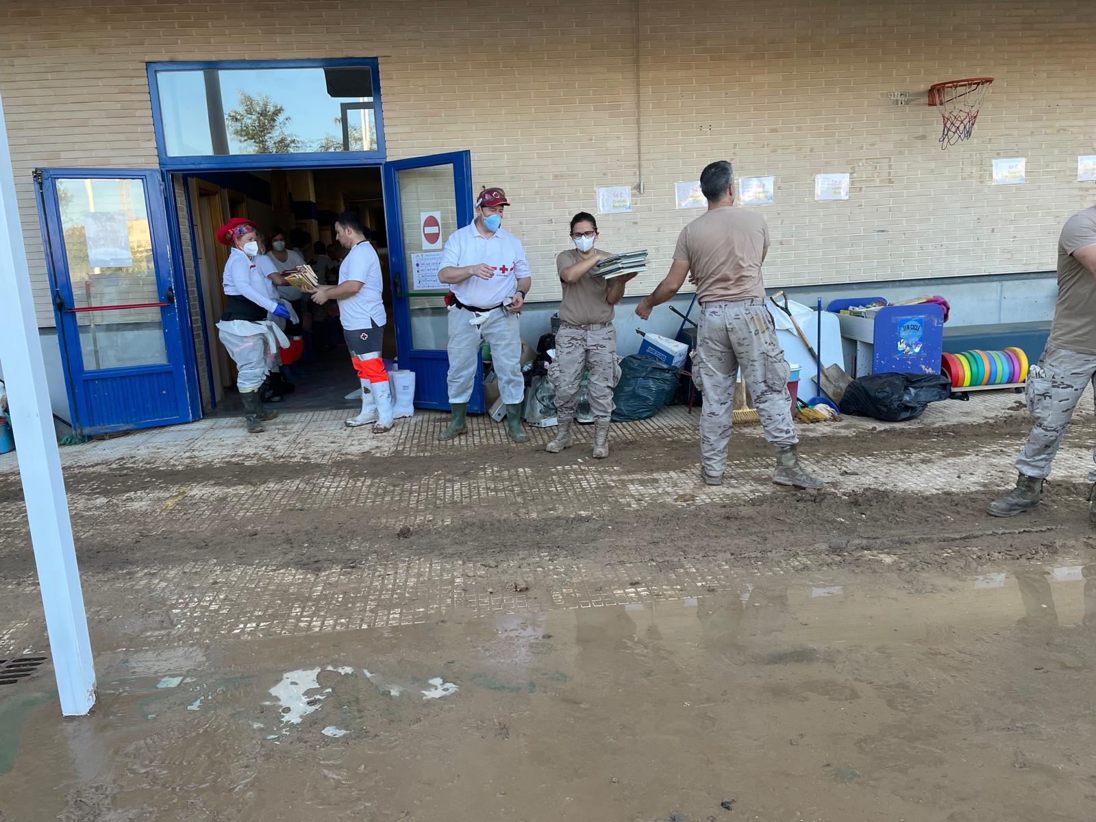 Equipos de Cruz Roja Teruel en acción.