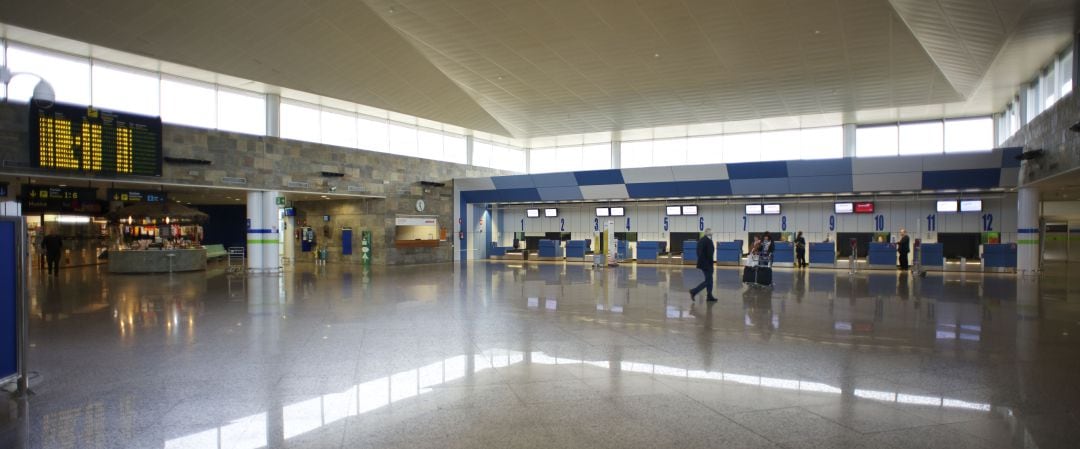 Interior del aeropuerto de Alvedro