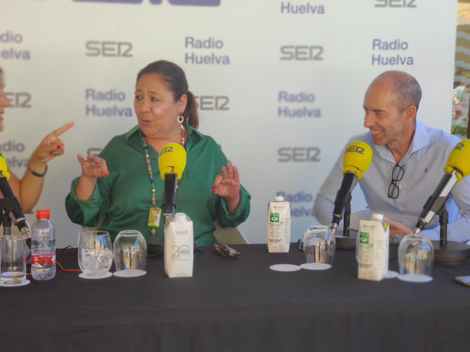 Aurora Aguedo, alcaldesa de Punta Umbría junto a Duarte Vasconcelo, director de la Cadena Barceló en la provincia de Huelva