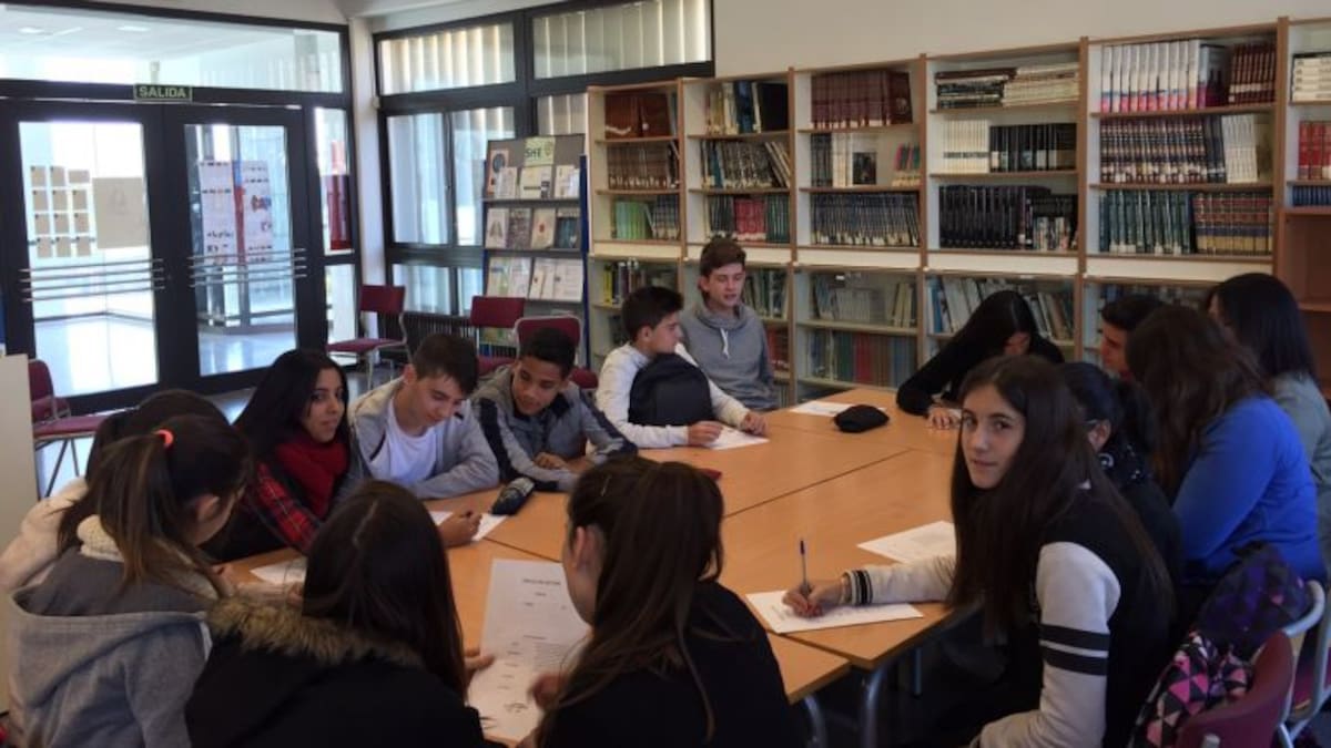 Alumnos del IES Joanot Martorell hablarán de Educación con el alcalde