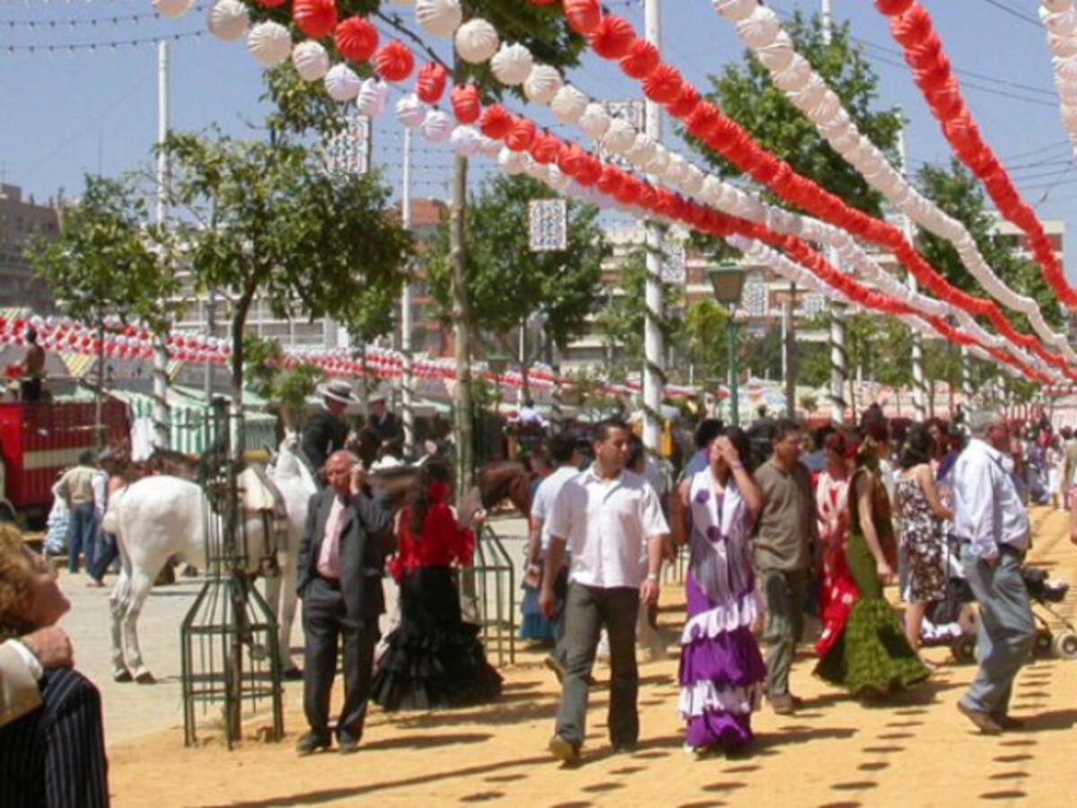 Dos detenidos cuando pretendían alquilar una caseta de forma irregular